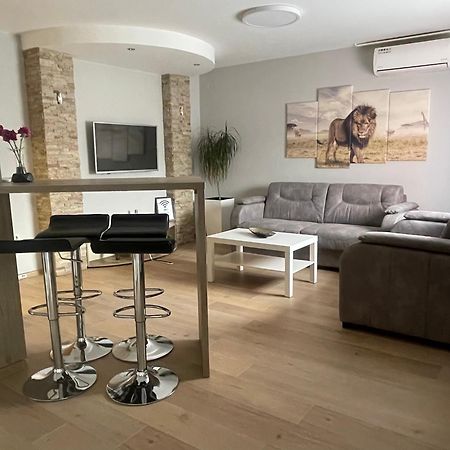 Ferienwohnung Leo Ni Exterior foto