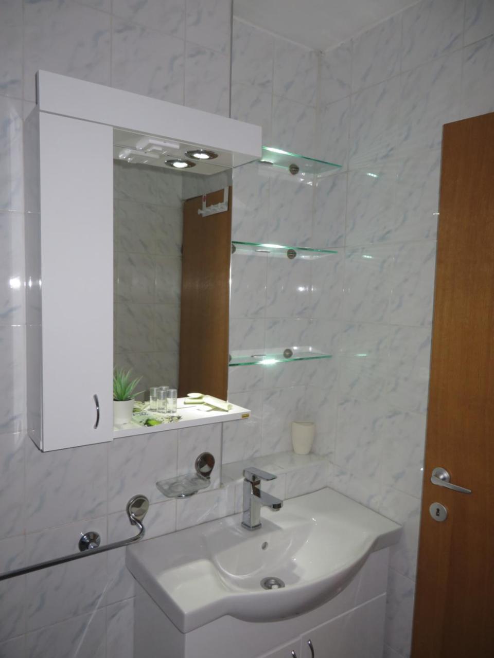 Ferienwohnung Leo Ni Exterior foto