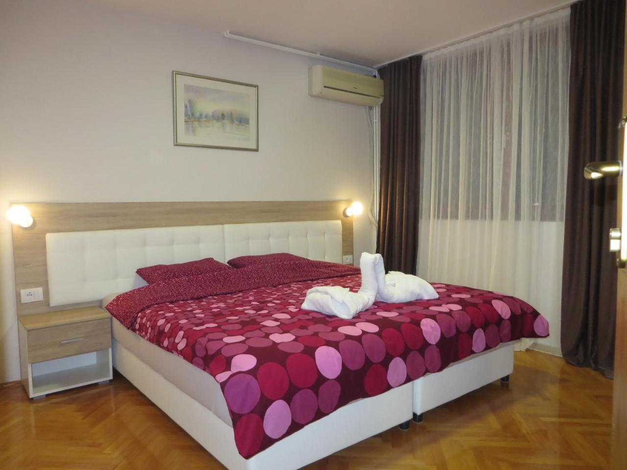 Ferienwohnung Leo Ni Exterior foto